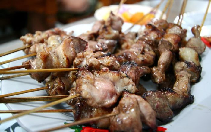 Aneka sate nusantara yang enak