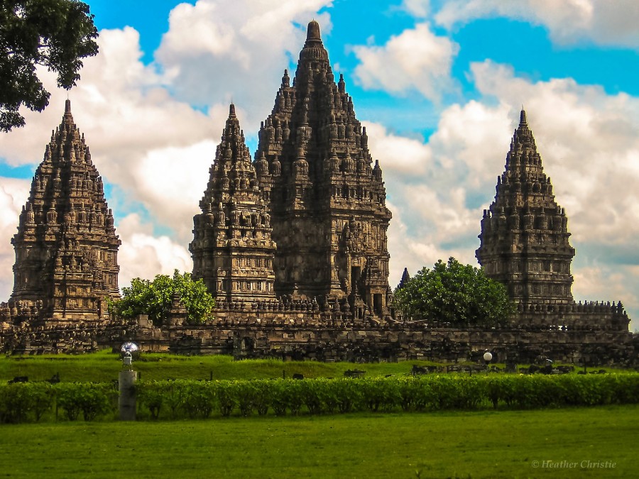 Candi Prambanan di Jalan Raya Jogja - Solo Km 16, Prambanan, Sleman, Yogyakarta 55571, Indonesia