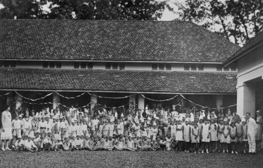 Biografi Soekarno tentang Pendidikan SD Biografi Soekarno tentang Pendidikan SD