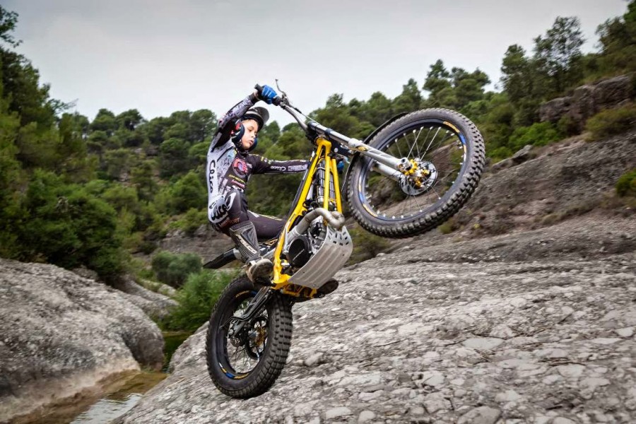 Balap Motor - Trail Motor Balap Motor - Trail Motor