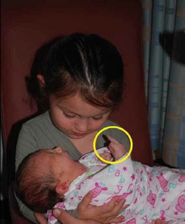 masih bayi sudah acungkan jari tengah foto bayi lucu tapi parah