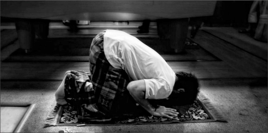 http://www.satujam.com/wp-content/uploads/2015/10/shalat-khusuk.jpg