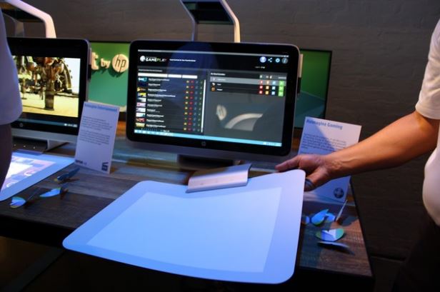 Creative Desktop dengan Touch Mat Creative Desktop dengan Touch Mat